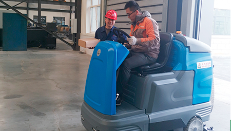 大型工廠采購慶杰電動洗地機…